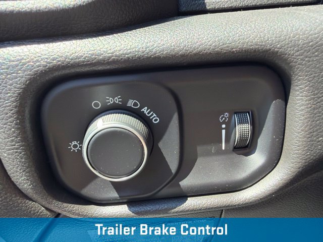 Used 2022 RAM 5500 Tradesman AWD/4WD image 17