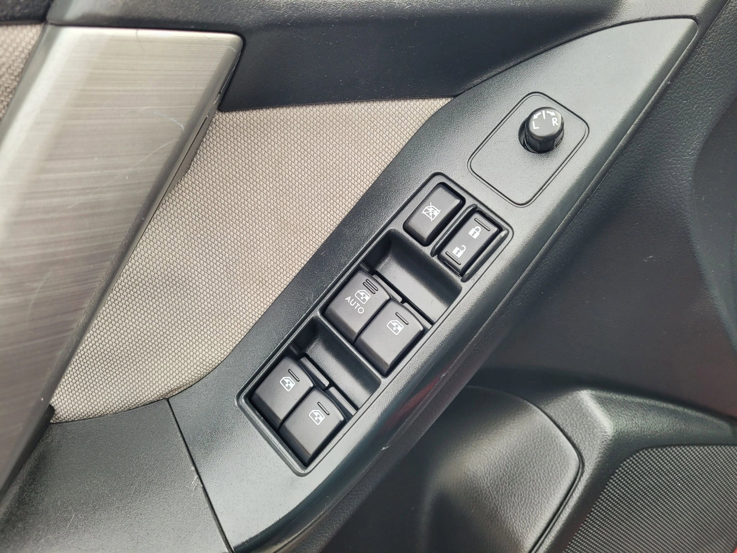 Used 2014 Subaru Forester 2.5i Premium w/ All-Weather Package image 26