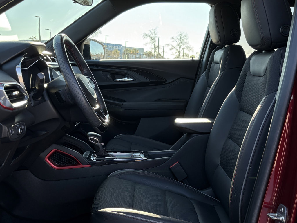 Used 2022 Chevrolet TrailBlazer RS image 11