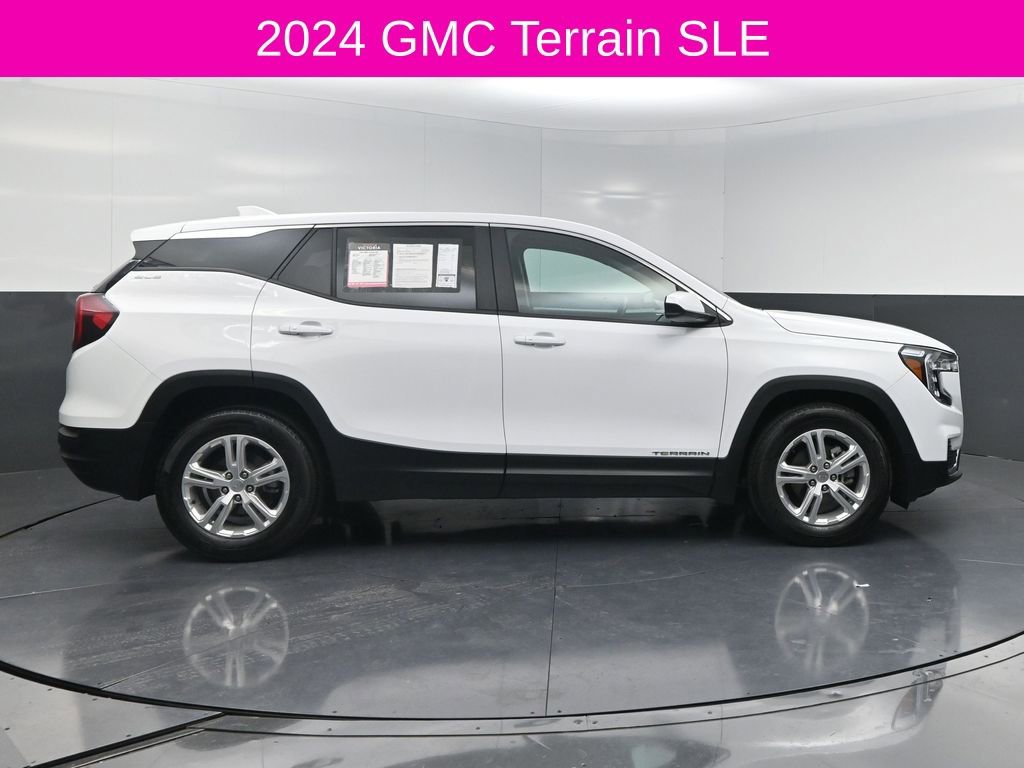 Used 2024 GMC Terrain SLE image 4