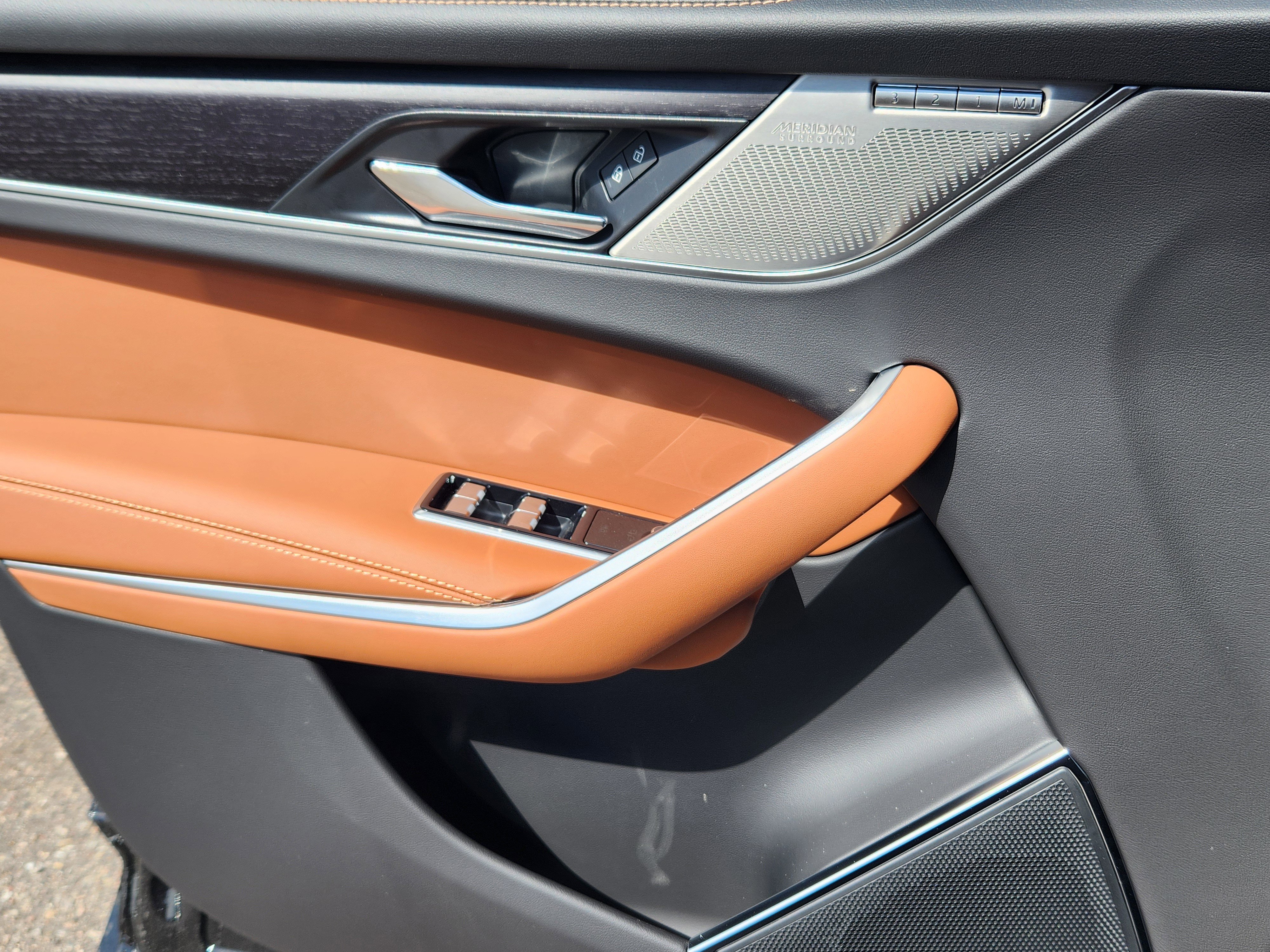 New 2026 Jaguar F-PACE R-Dynamic S image 11