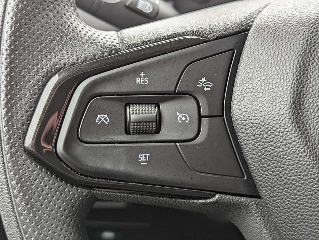 Used 2023 Chevrolet TrailBlazer LT FWD image 16