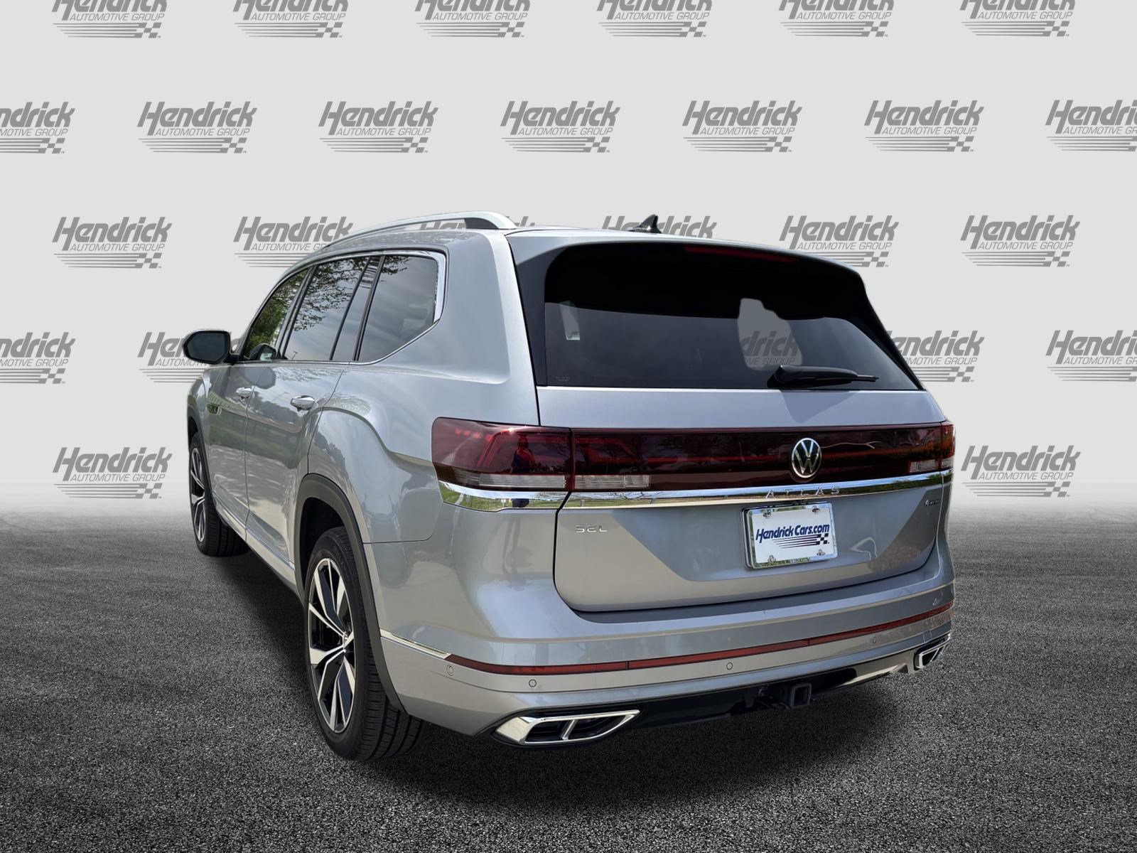 Used 2025 Volkswagen Atlas SEL Premium R-Line image 8