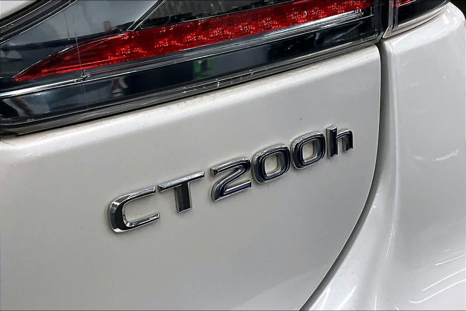 Used 2017 Lexus CT 200h w/ Seat Comfort Package FWD image 9