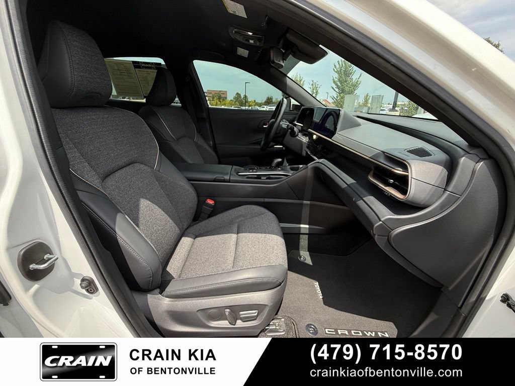 Used 2023 Toyota Crown AWD/4WD image 29