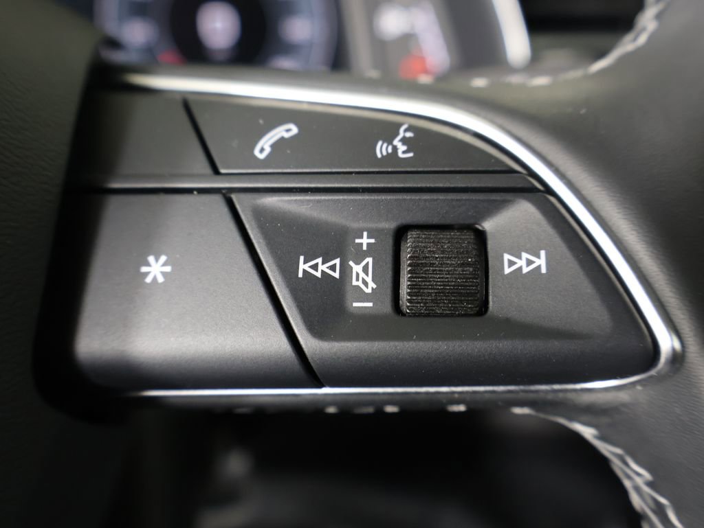 Used 2024 Audi Q8 Premium Plus w/ Premium Plus Package image 31