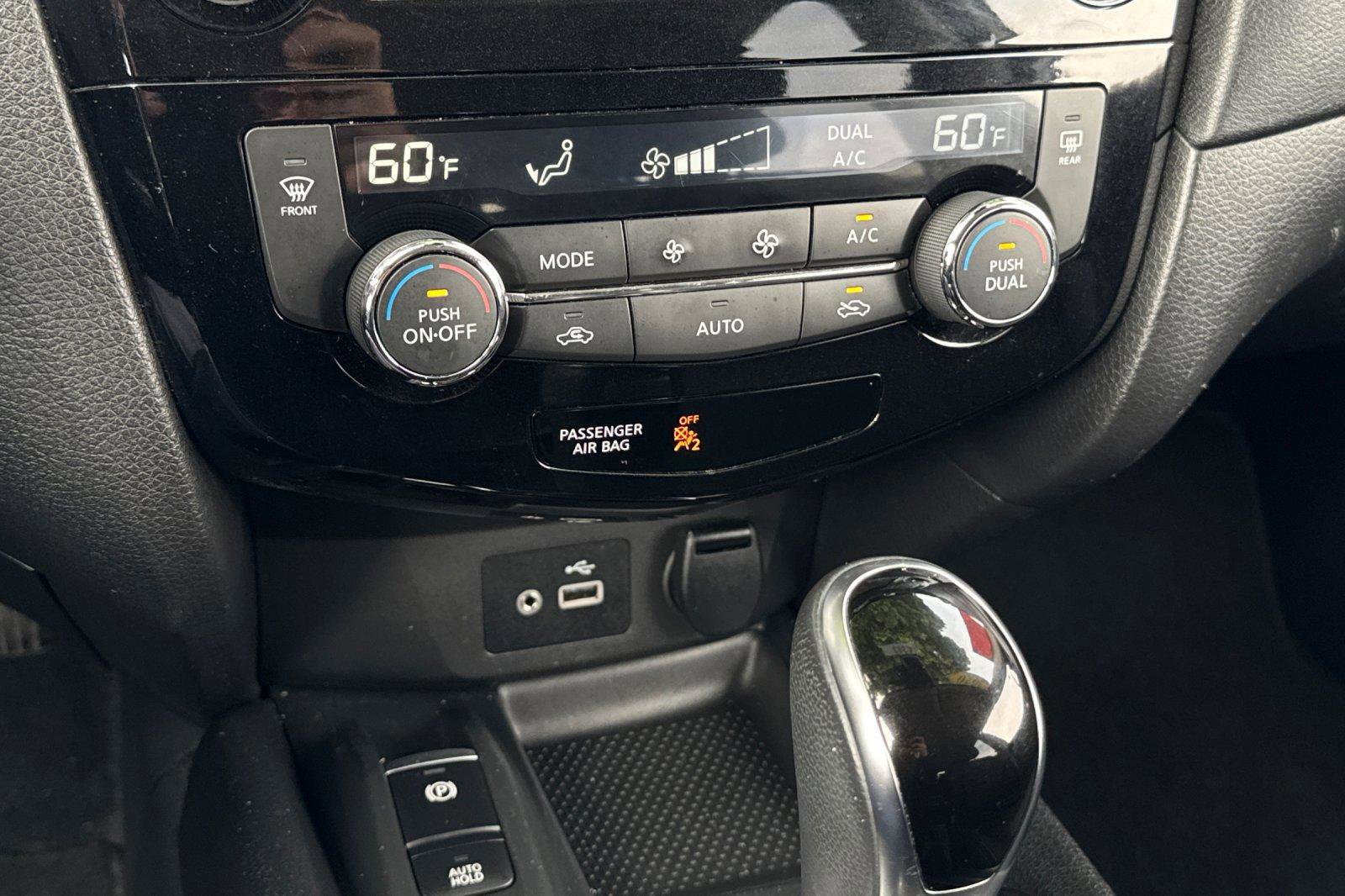 Used 2020 Nissan Rogue SV w/ Sun & Sound Touring Package AWD/4WD image 24