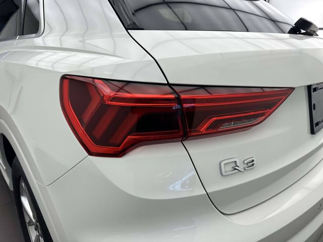 Certified 2023 Audi Q3 2.0T Premium w/ Convenience Package AWD/4WD image 9