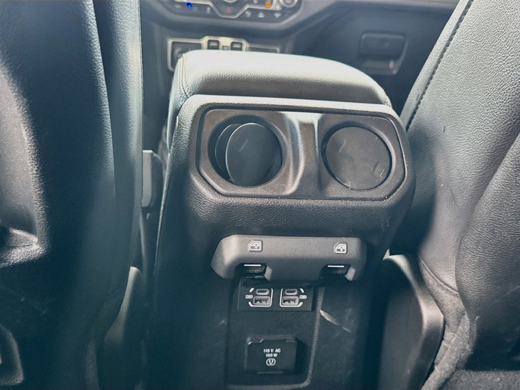 Used 2024 Jeep Wrangler Unlimited Sahara w/ Technology Group AWD/4WD image 28