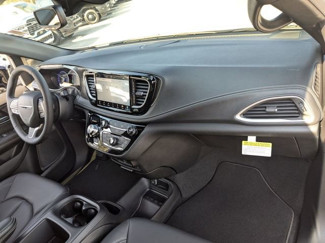 New 2026 Chrysler Pacifica Select image 41