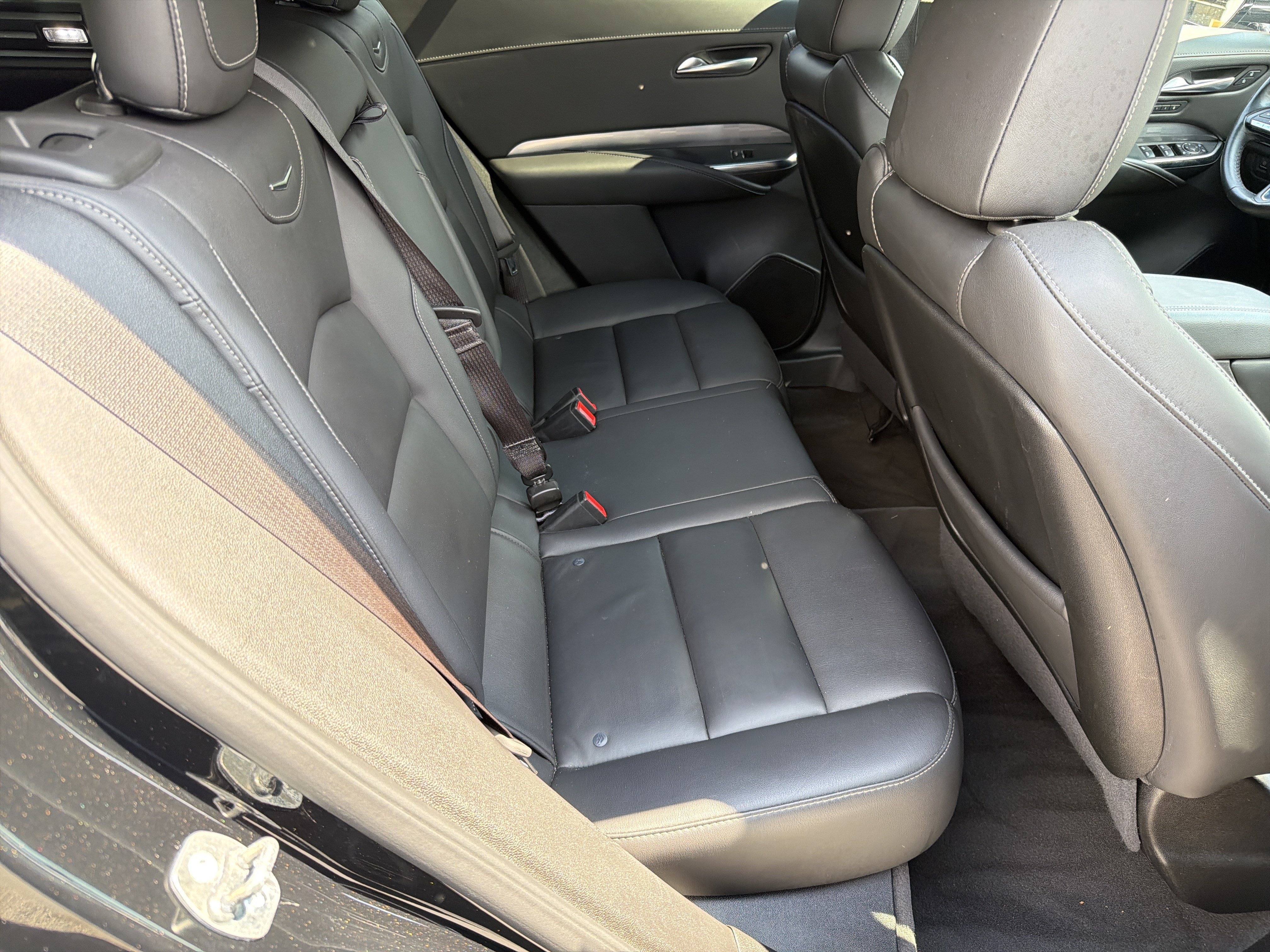 Used 2025 Cadillac XT4 Premium Luxury FWD image 20