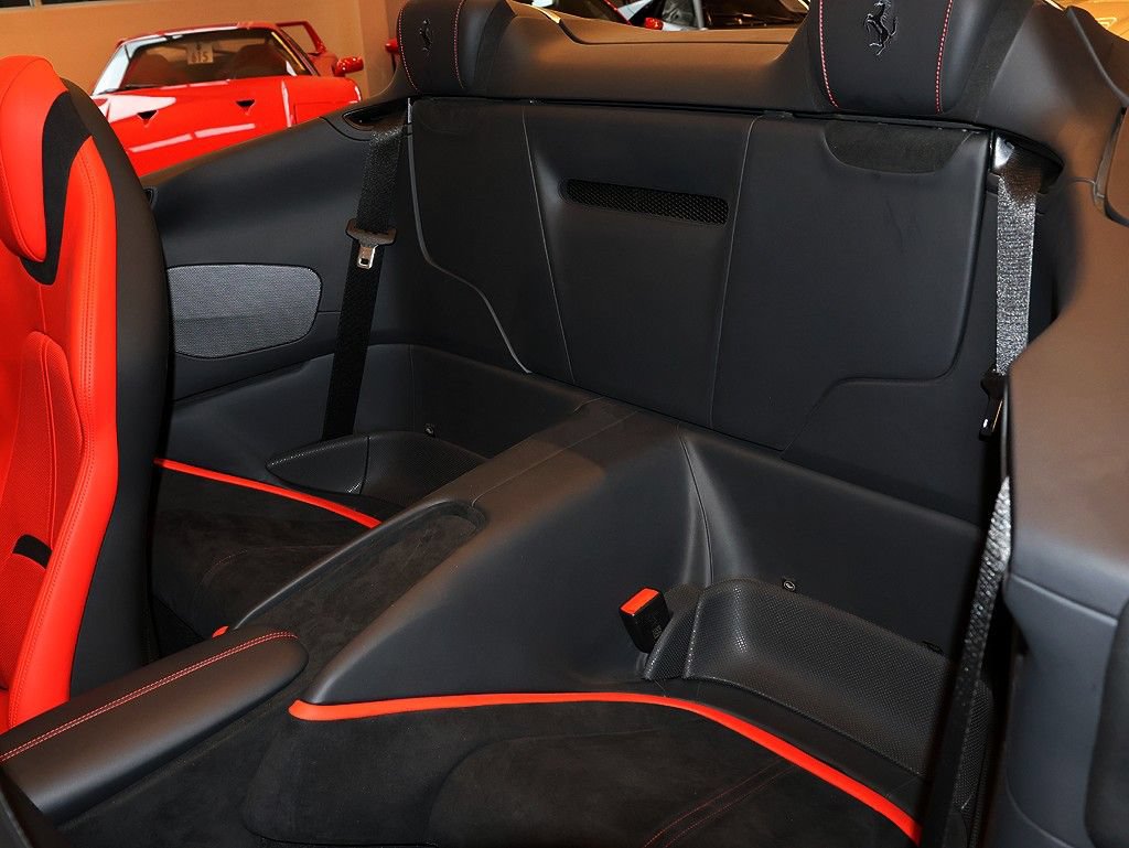Certified 2025 Ferrari Roma Spider RWD image 84