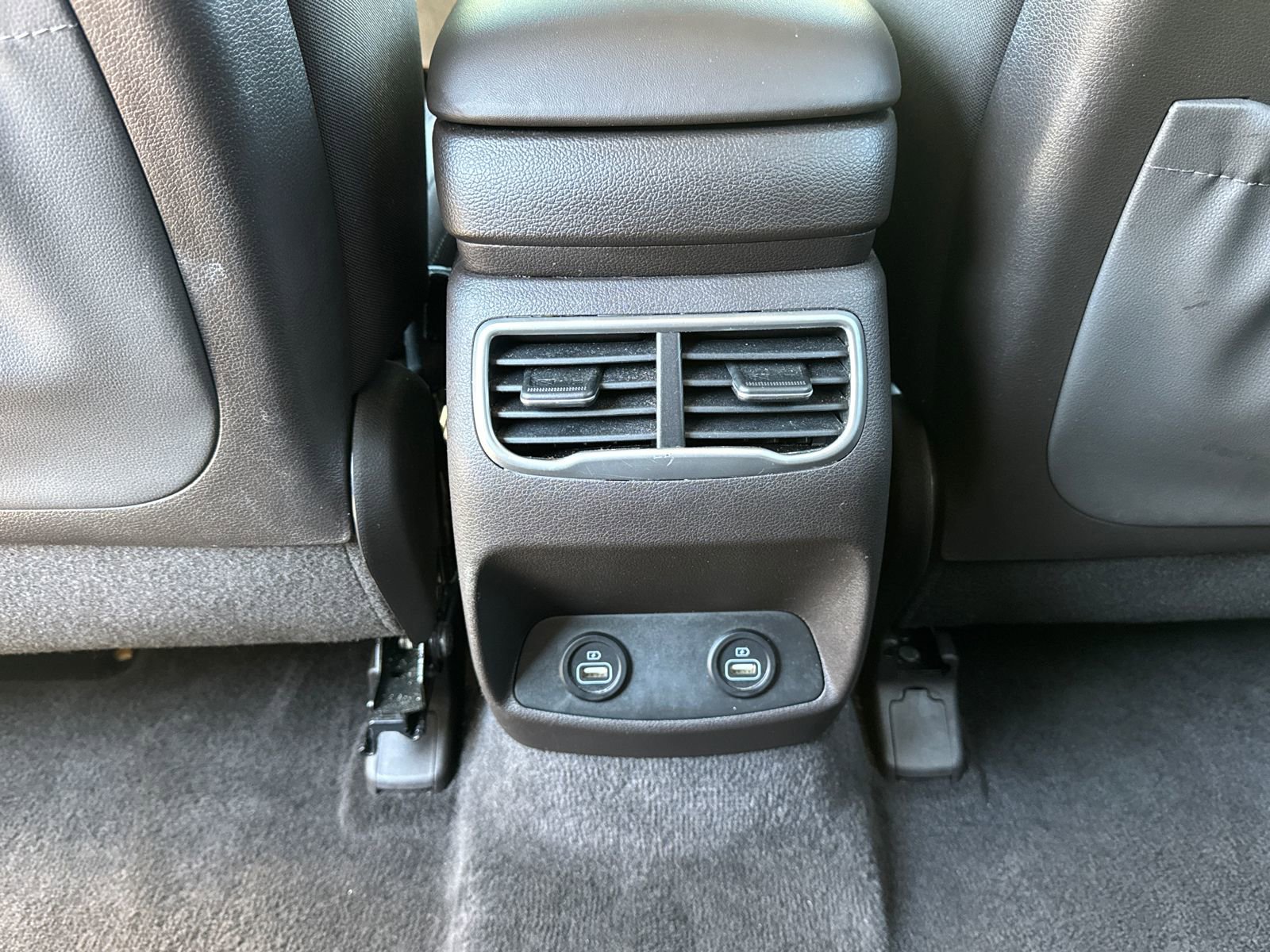 Used 2023 Hyundai Santa Fe SEL Convenience image 25