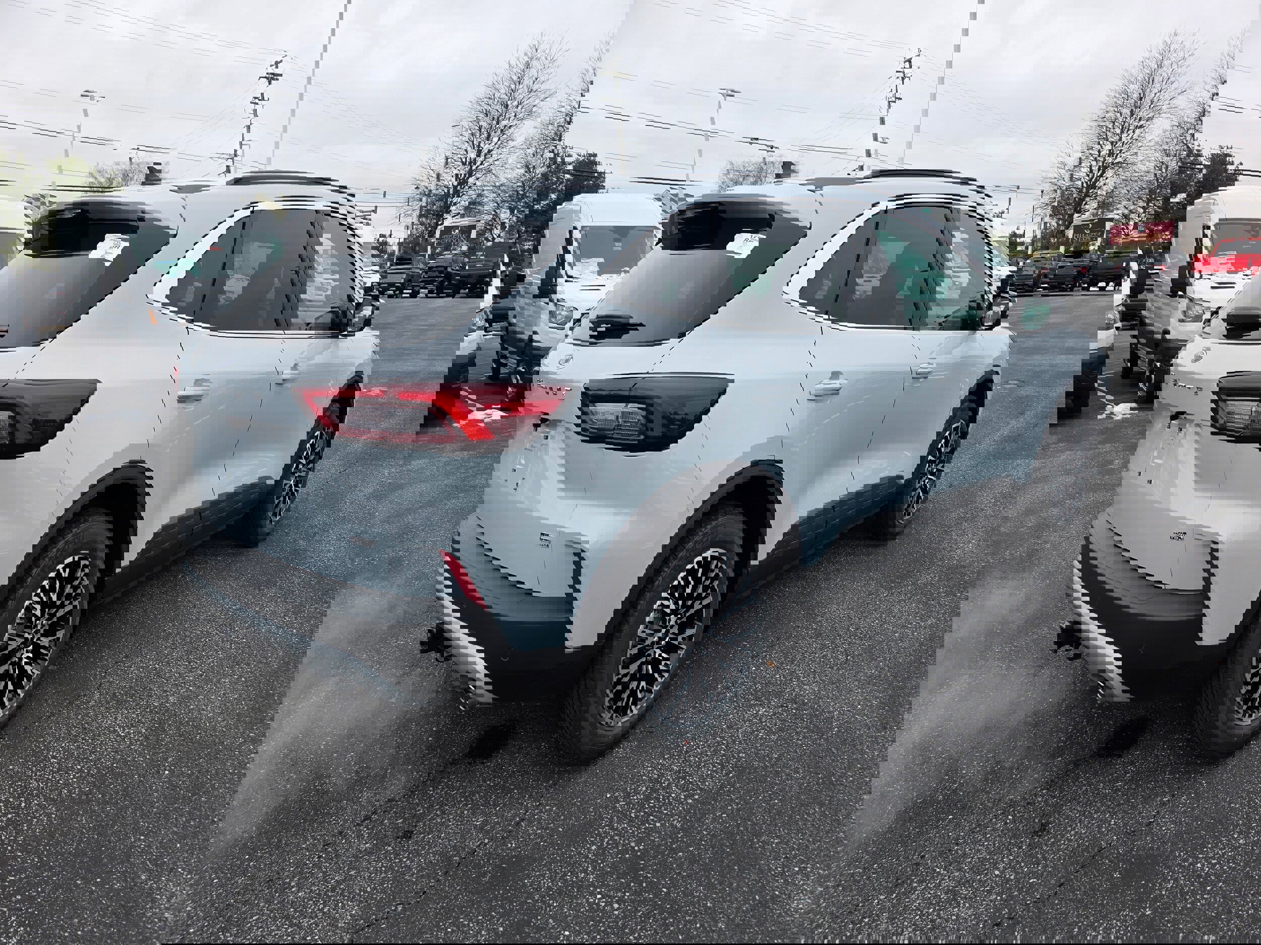 New 2026 Ford Escape SE w/ Class II Trailer Tow Package image 12