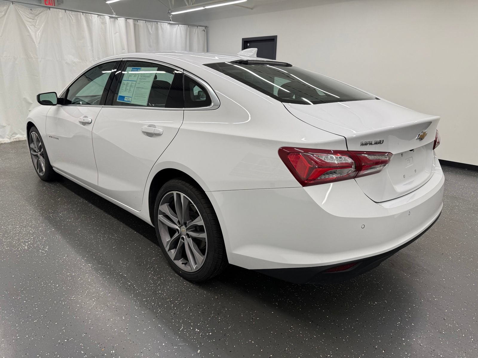 Used 2024 Chevrolet Malibu LT FWD image 3
