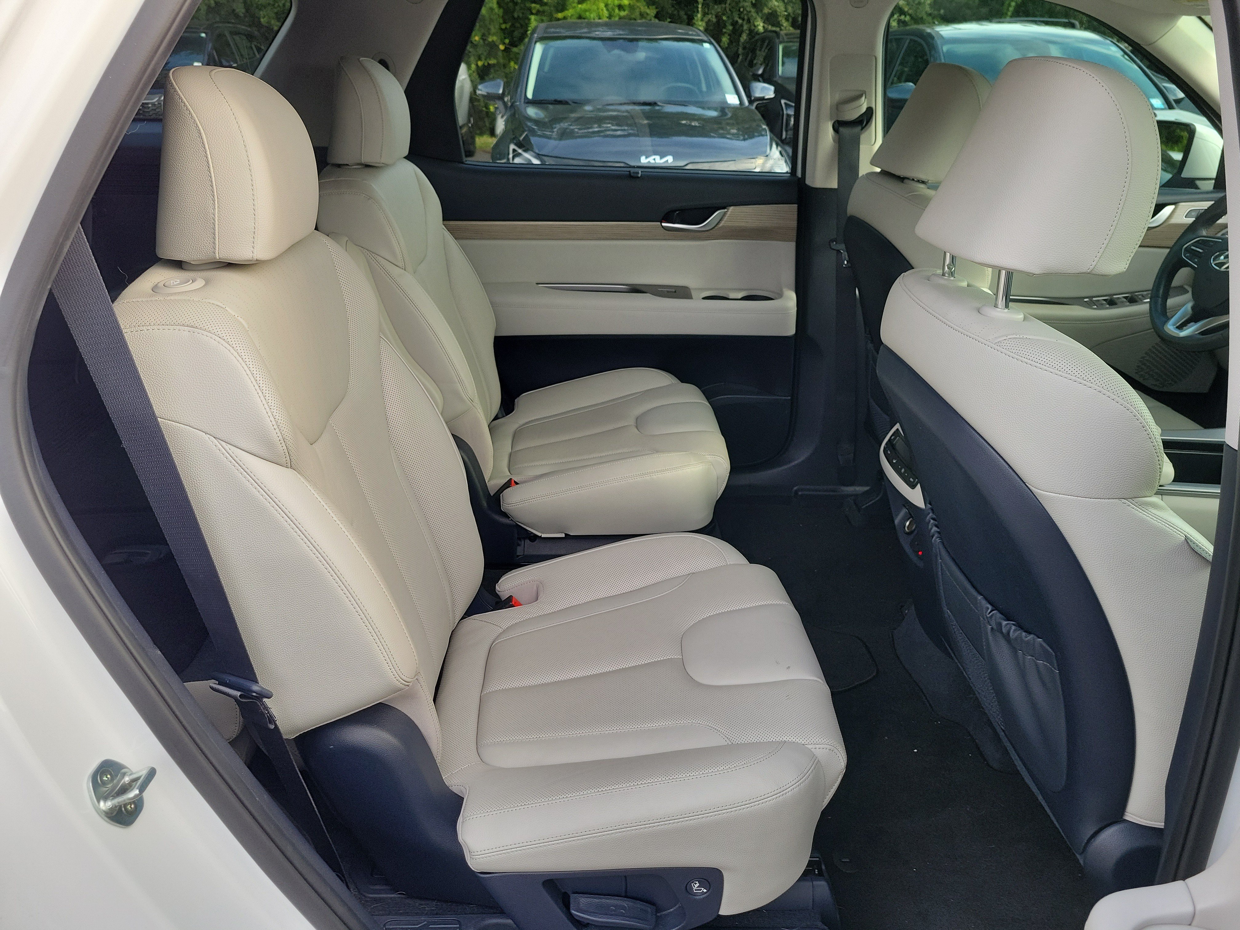 Used 2021 Hyundai Palisade SEL w/ Premium Package FWD image 12
