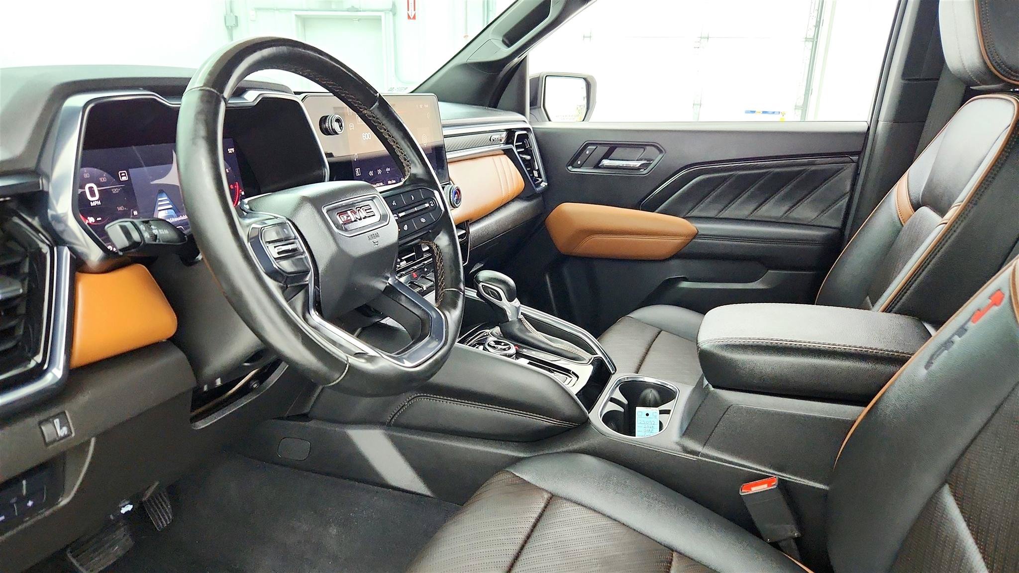 Used 2024 GMC Canyon AT4 w/ AT4 Premium Package AWD/4WD image 25