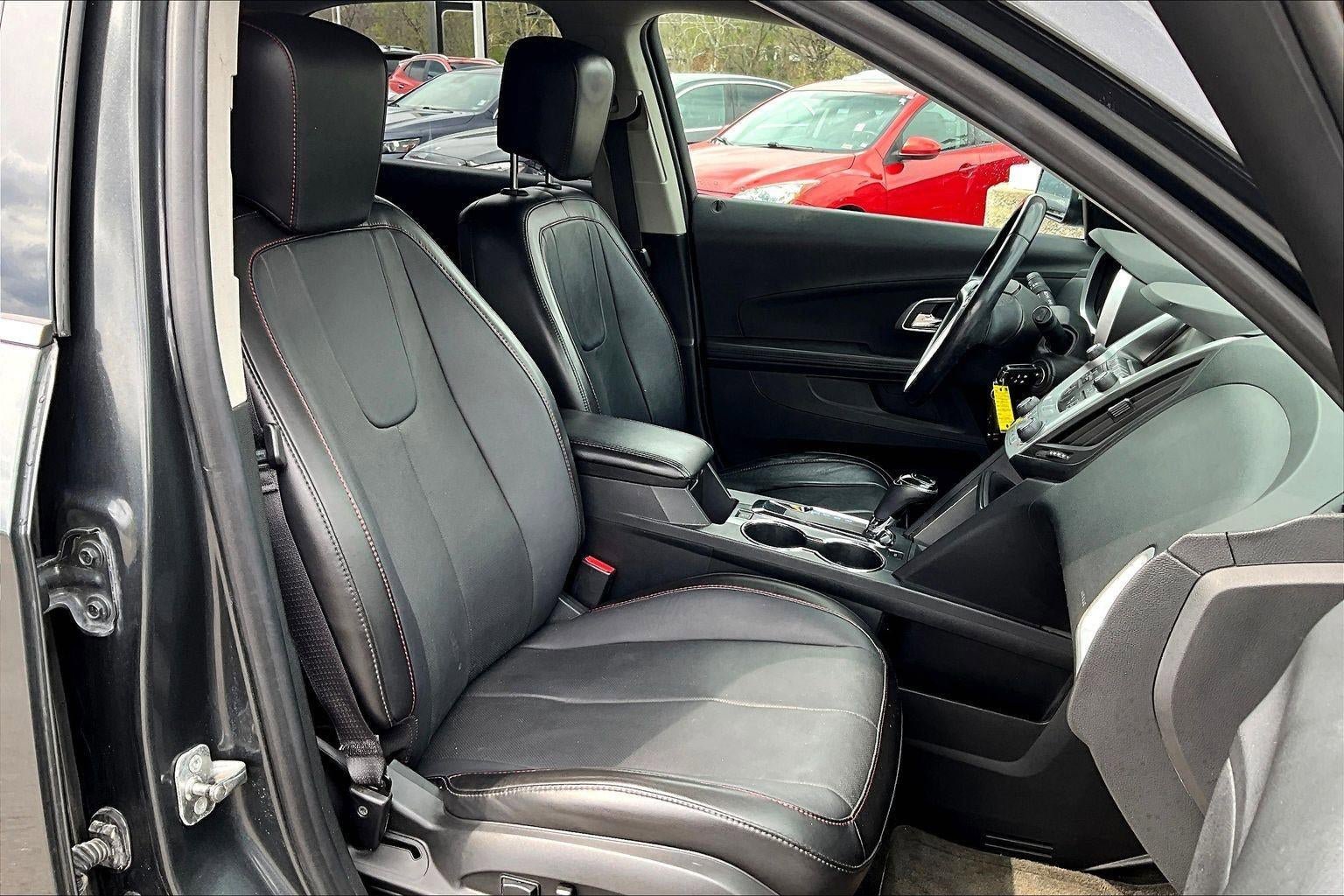Used 2017 Chevrolet Equinox Premier w/ Enhanced Convenience Package AWD/4WD image 7