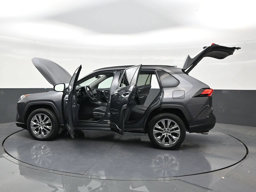 Used 2021 Toyota RAV4 XLE Premium FWD image 30