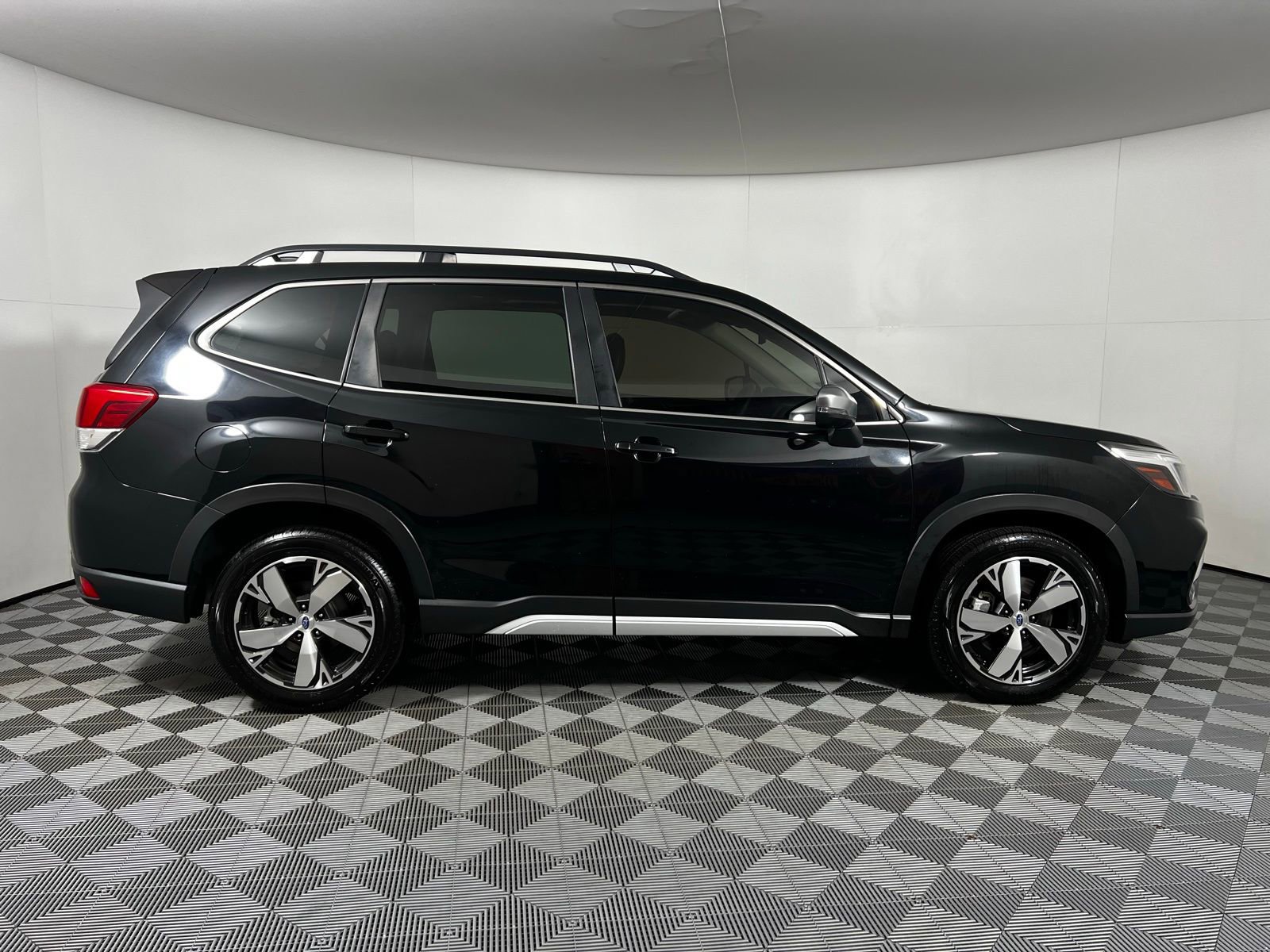 Used 2020 Subaru Forester Touring w/ Popular Package #2 image 4
