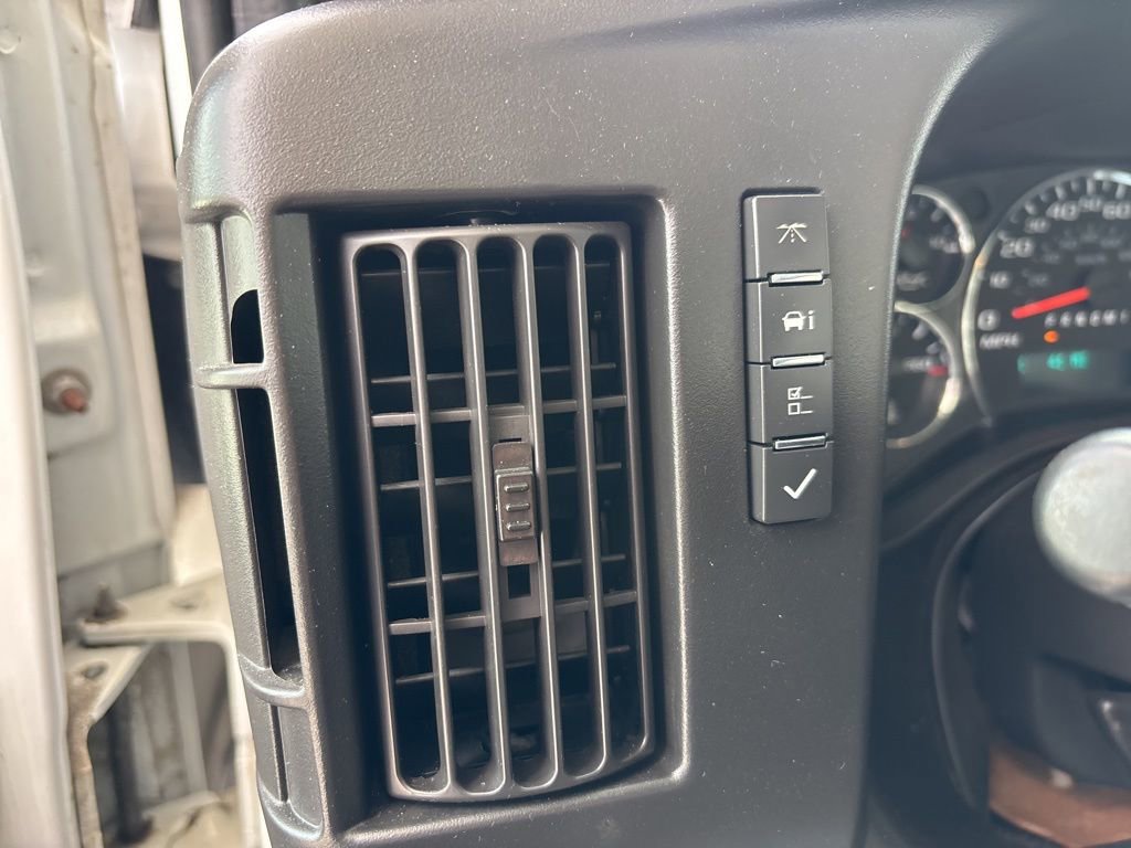 Used 2016 GMC Savana 3500 Extended image 19