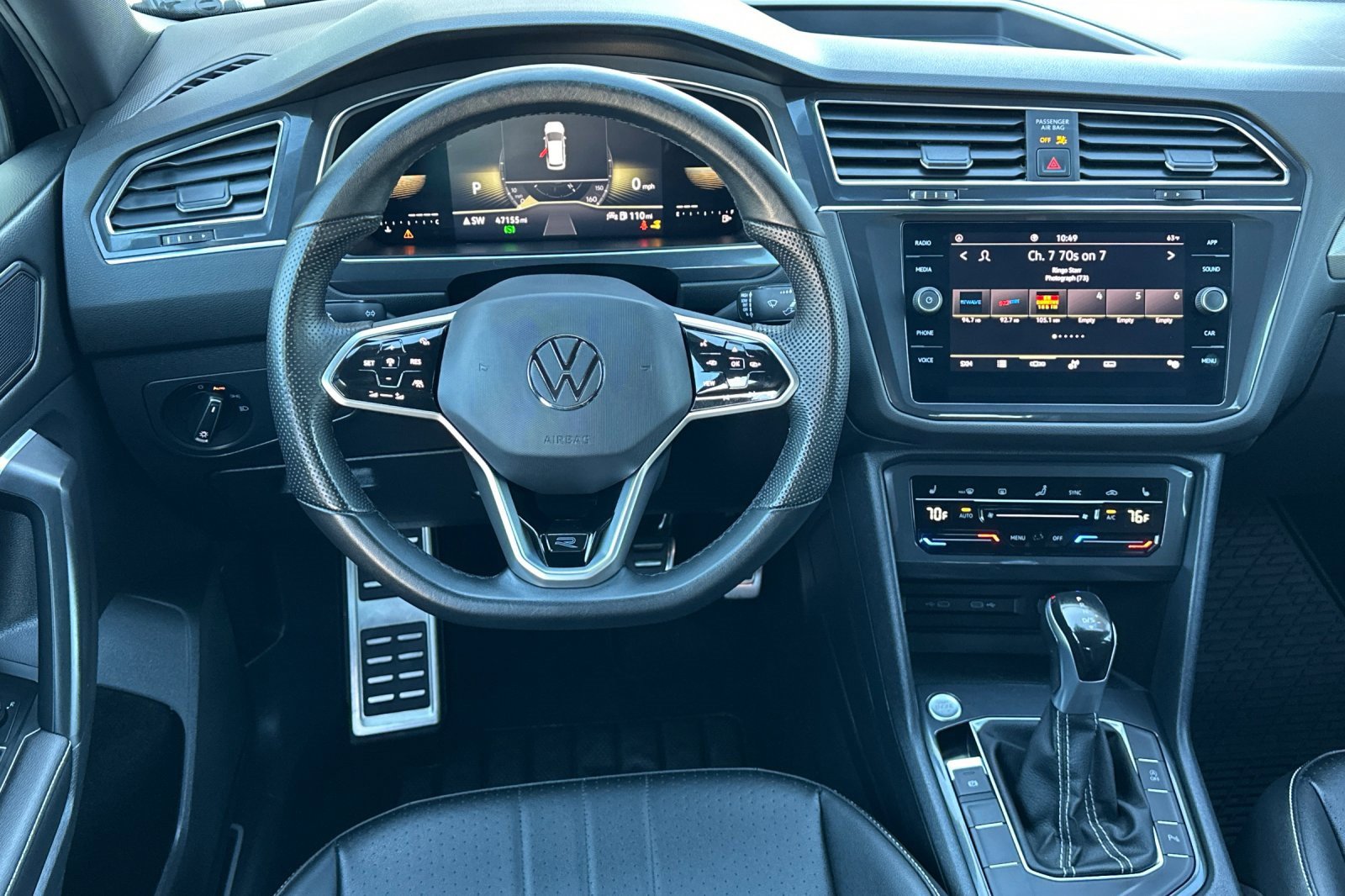 Certified 2022 Volkswagen Tiguan SE R-Line image 15