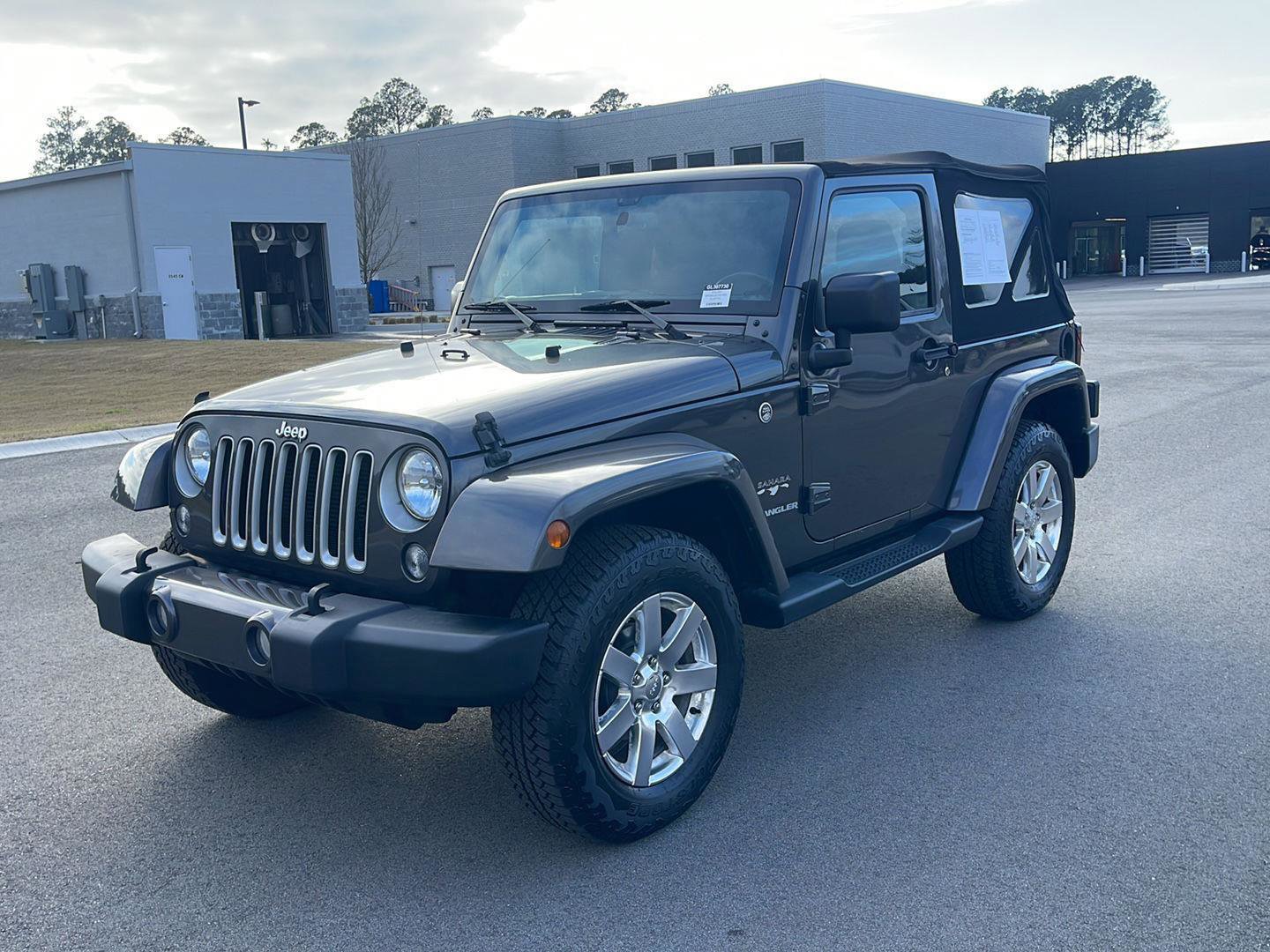 Used 2016 Jeep Wrangler Sahara w/ Connectivity Group image 3