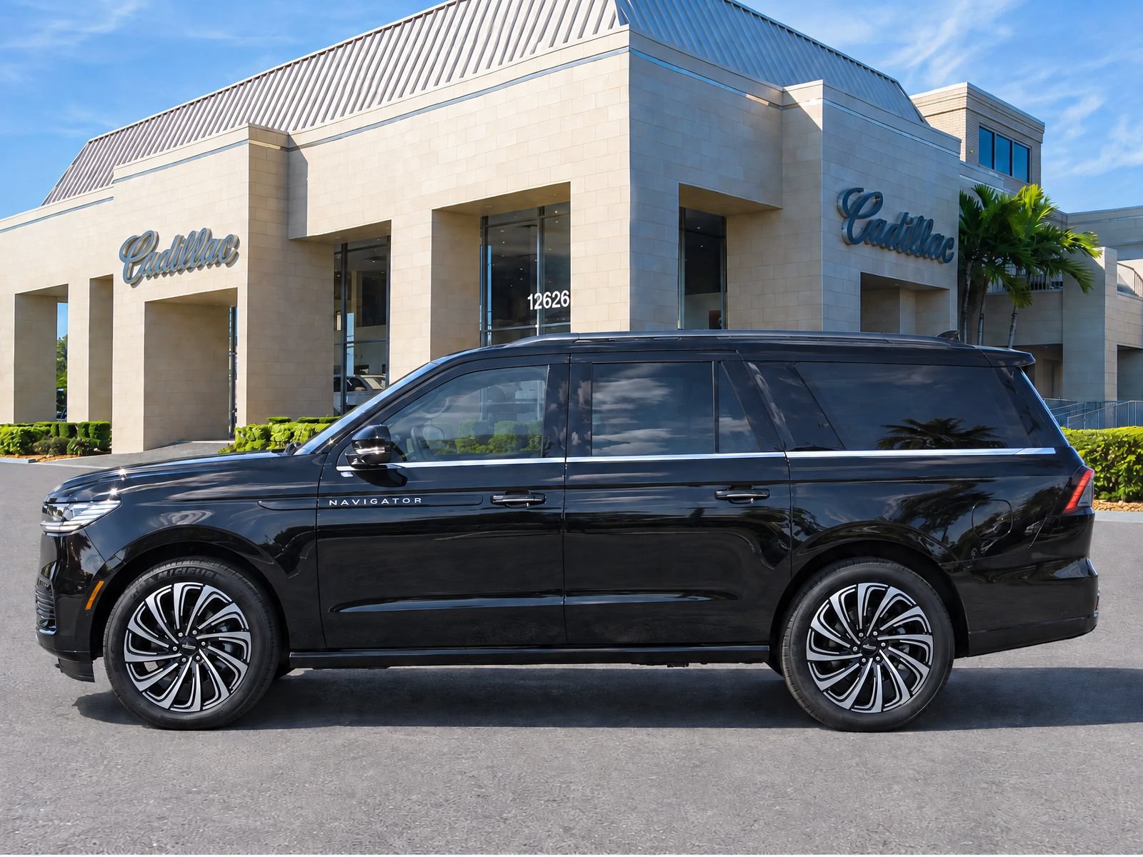 Used 2025 Lincoln Navigator L Black Label AWD/4WD image 5