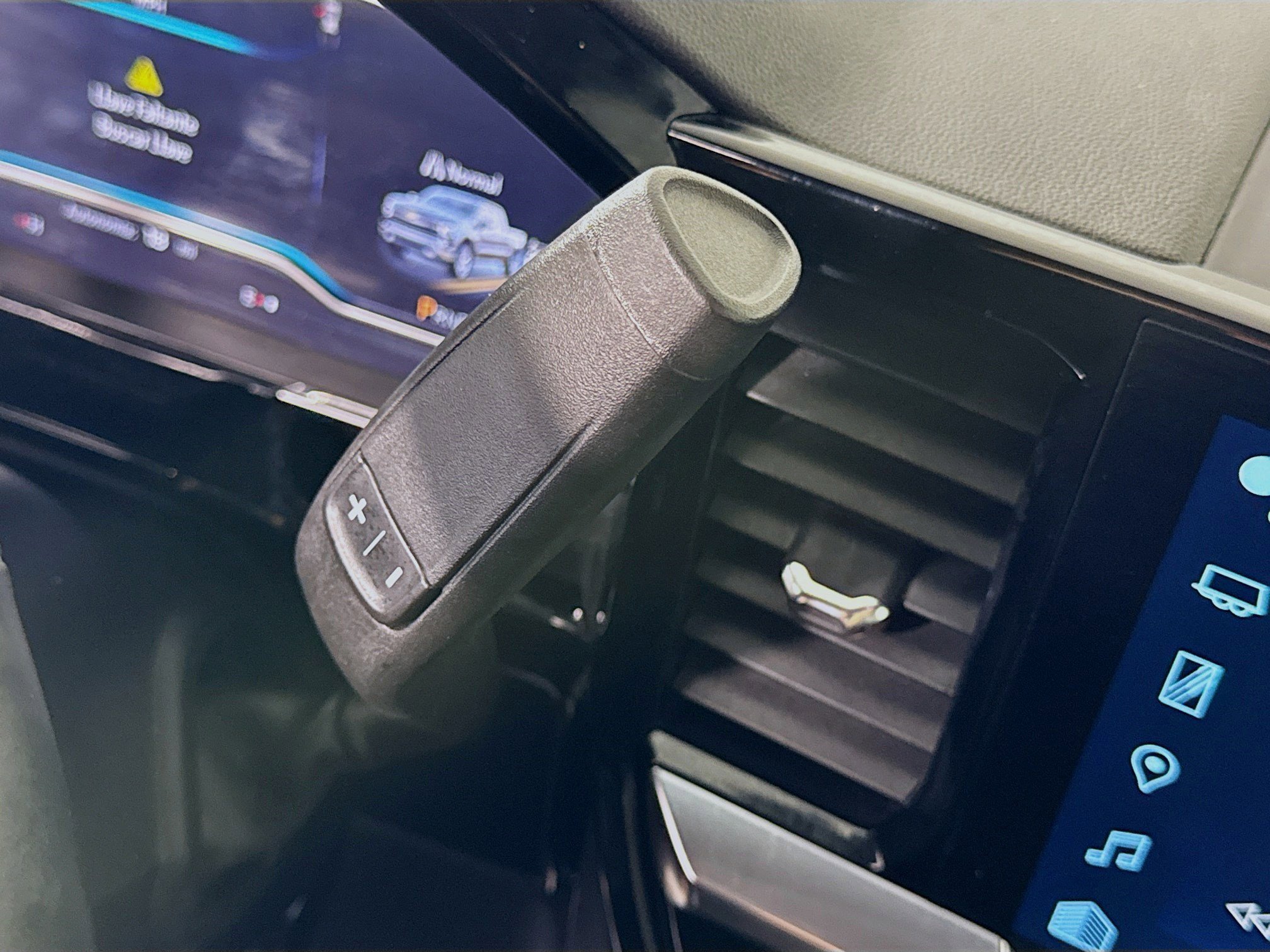 Used 2025 Chevrolet Silverado 1500 LT image 20