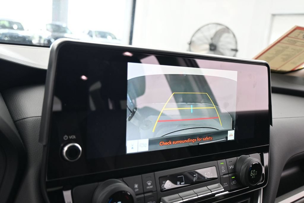 Used 2025 Toyota Grand Highlander FWD image 17