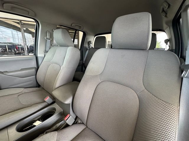 Used 2021 Nissan Frontier SV w/ Midnight Edition Floor Mats AWD/4WD image 12