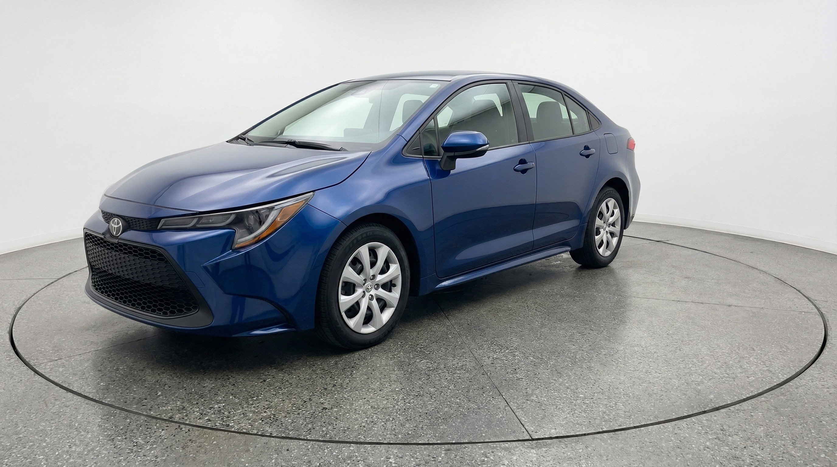 Used 2025 Toyota Corolla LE image 3