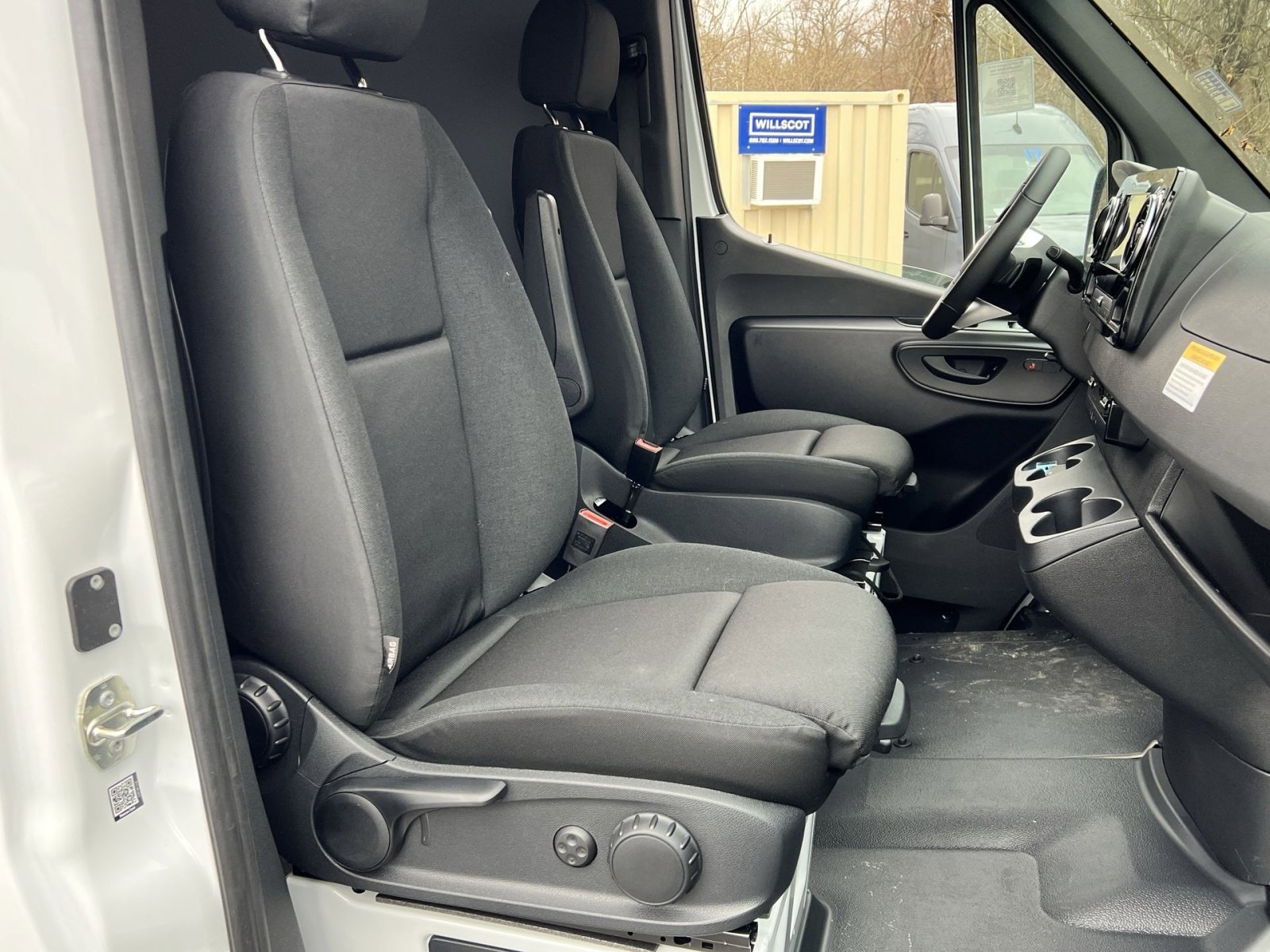 New 2025 Mercedes-Benz Sprinter 2500 image 33