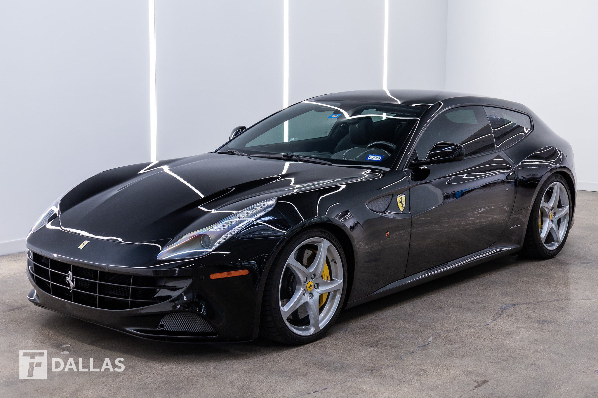 Used 2016 Ferrari FF AWD/4WD image 2