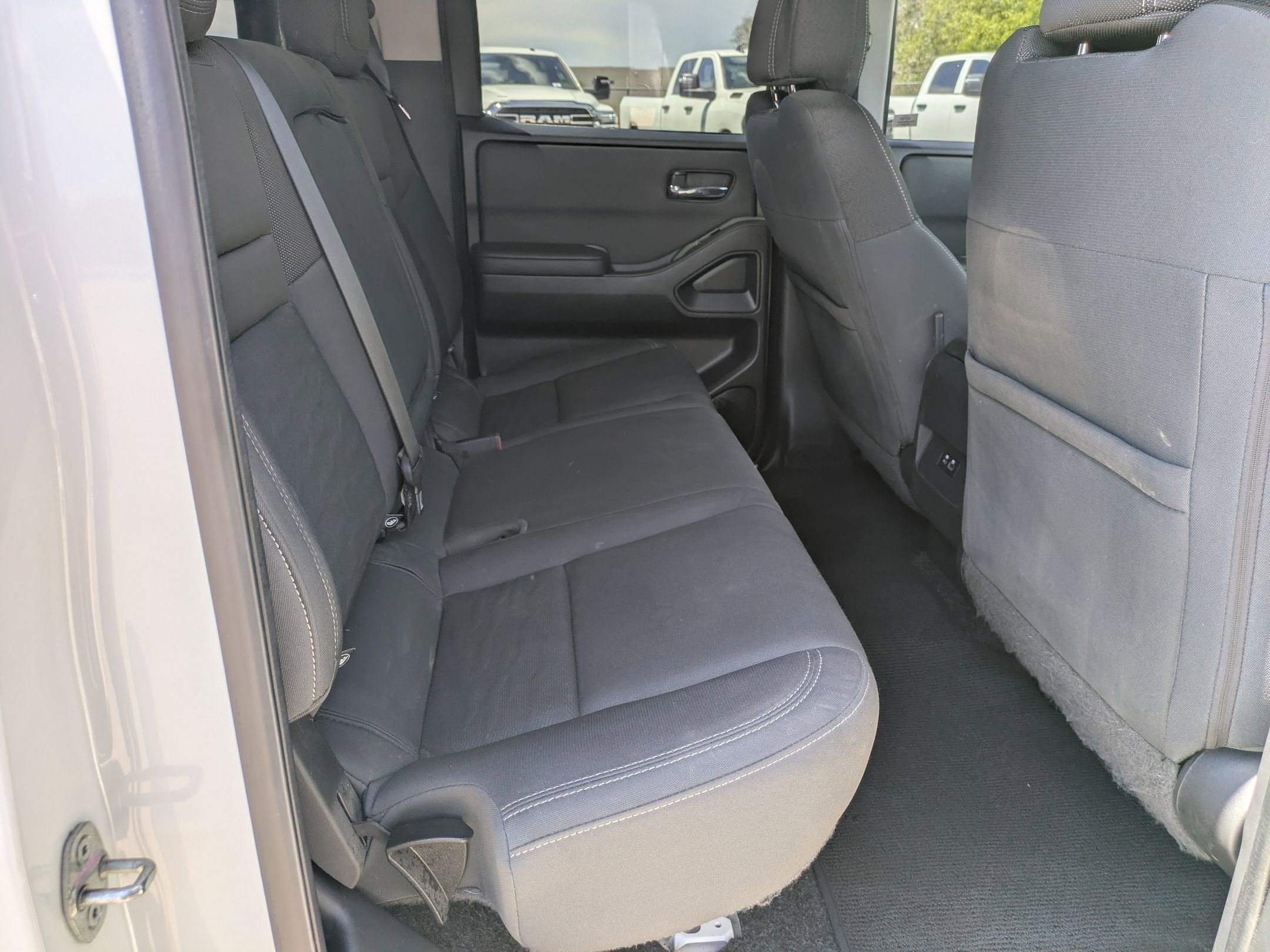 Used 2022 Nissan Frontier SV w/ Technology Package image 25