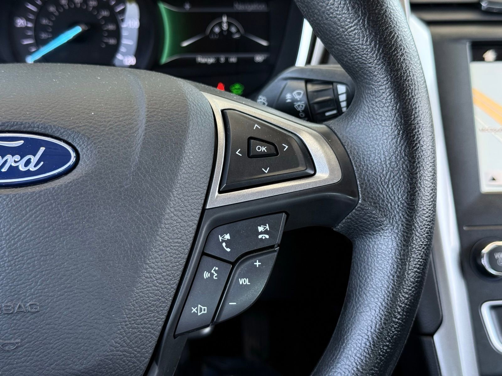 Used 2019 Ford Fusion SE image 27