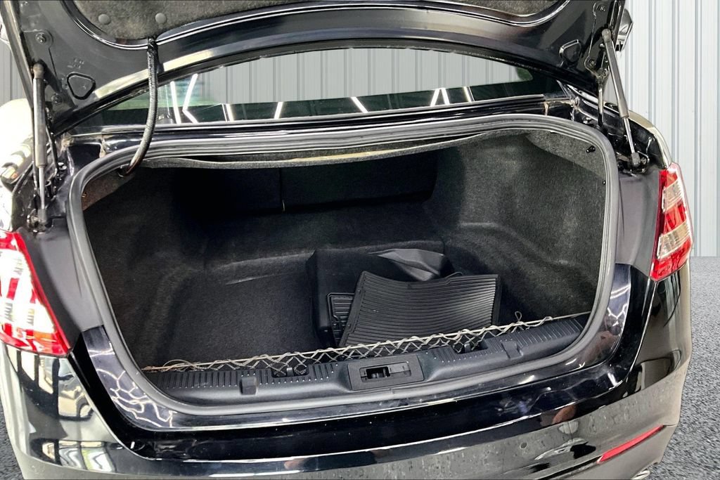 Used 2018 Ford Taurus SEL FWD image 23