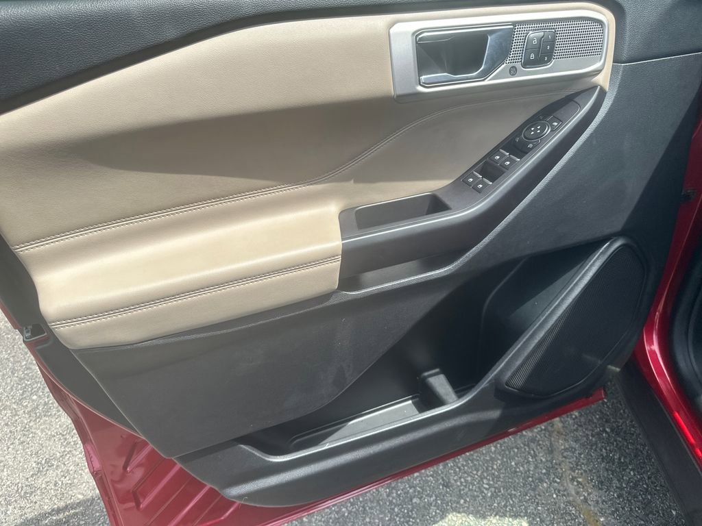 Used 2020 Ford Explorer Limited AWD/4WD image 14