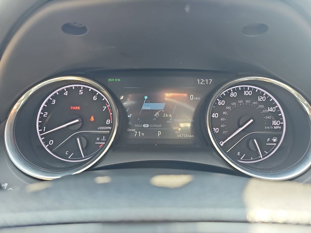 Used 2020 Toyota Camry XLE w/ Navigation Package FWD image 23