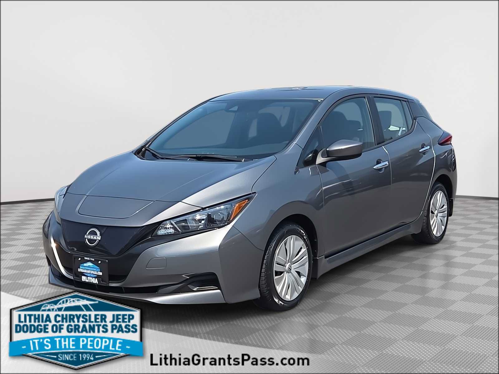 Used 2024 Nissan Leaf S FWD image 1