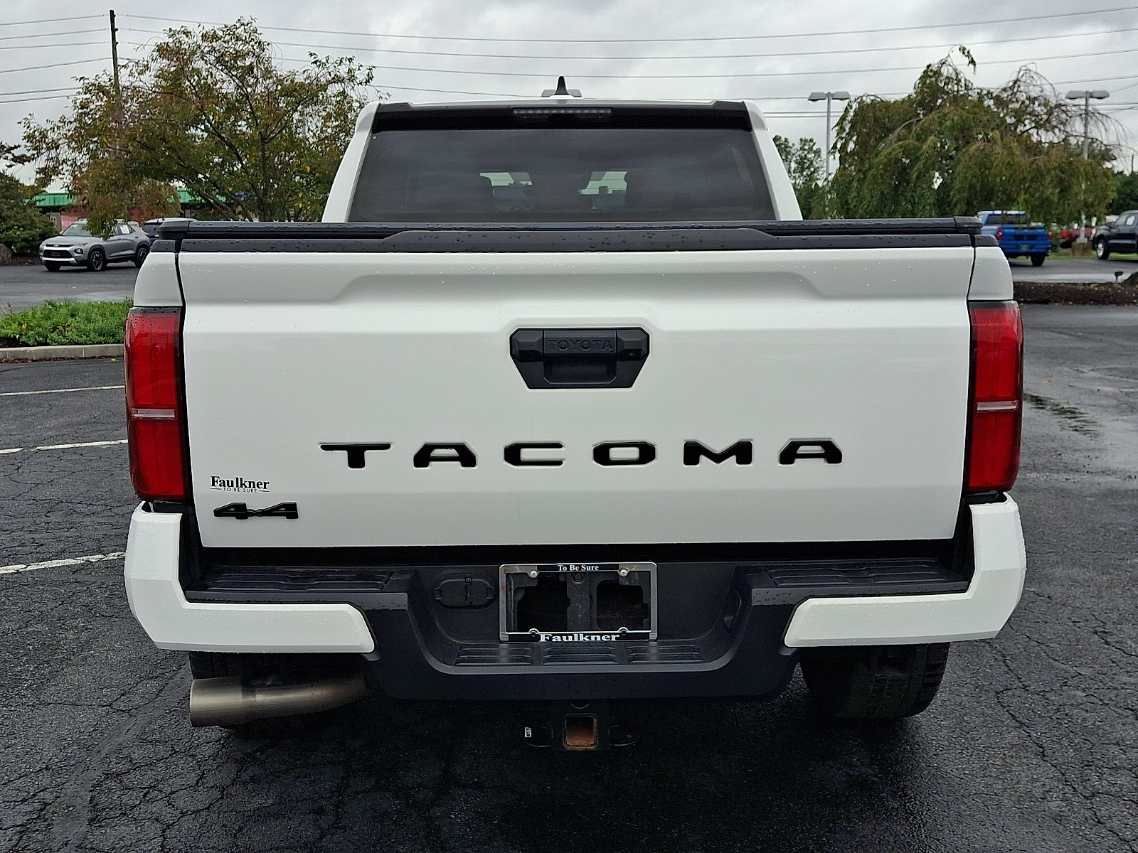 Used 2024 Toyota Tacoma SR5 AWD/4WD image 5
