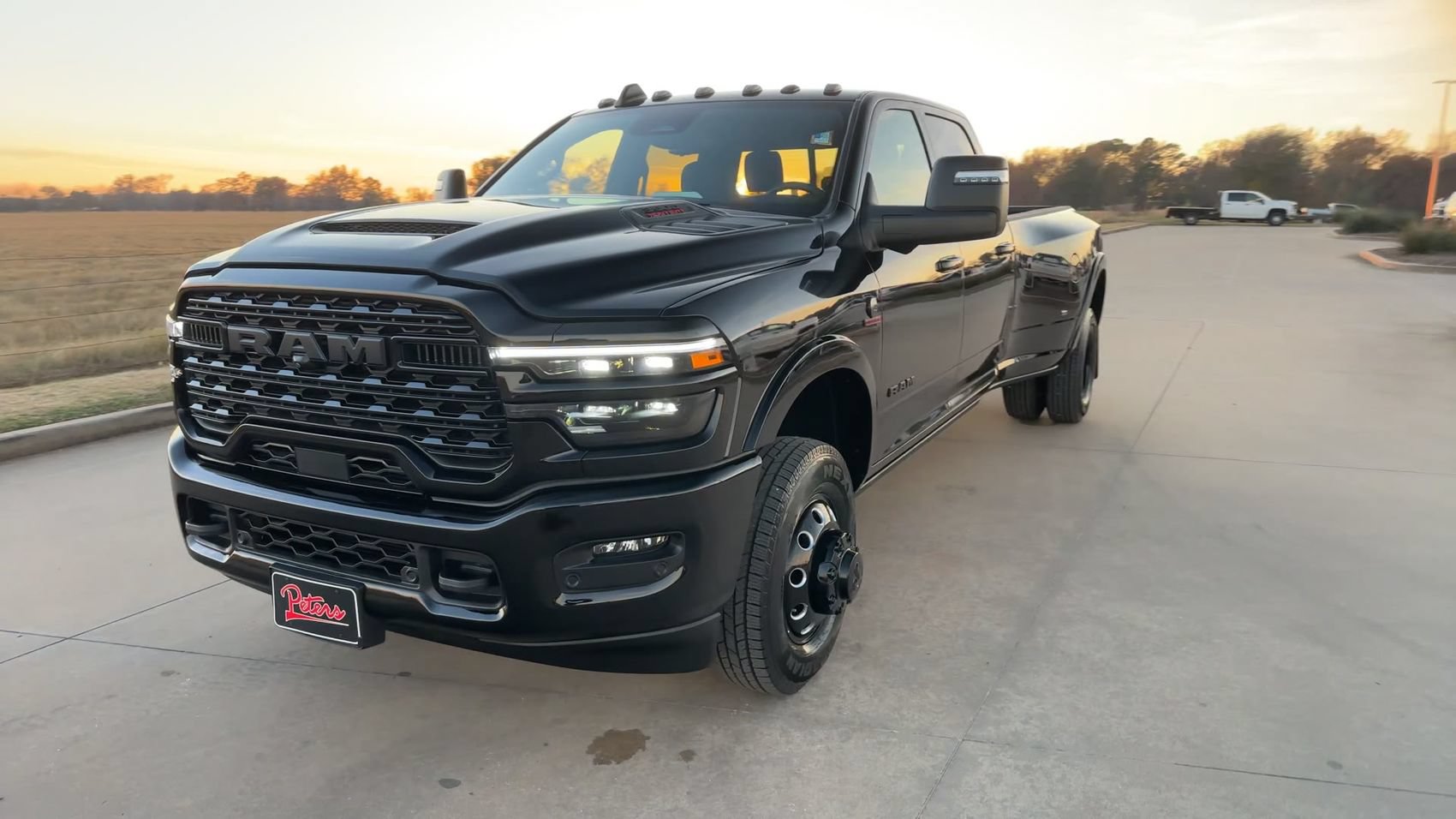 Used 2025 RAM 3500 Limited AWD/4WD image 3