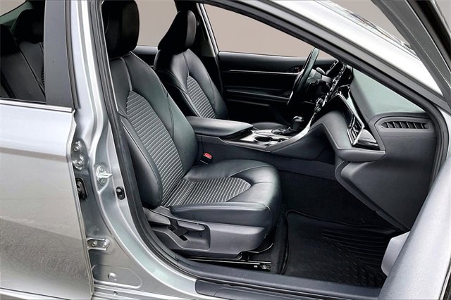 Used 2021 Toyota Camry SE image 25