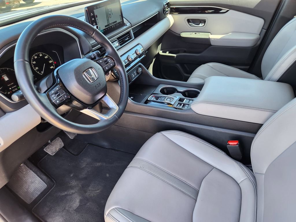 Used 2024 Honda Pilot Touring image 6