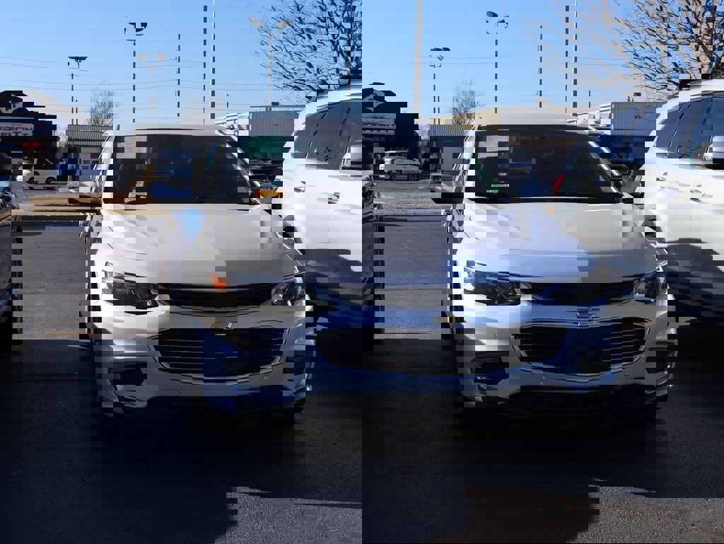 Used 2016 Chevrolet Malibu Premier w/ Driver Confidence Package II image 3