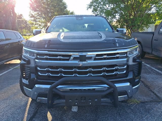 Used 2022 Chevrolet Silverado 1500 LTZ w/ Technology Package AWD/4WD image 2