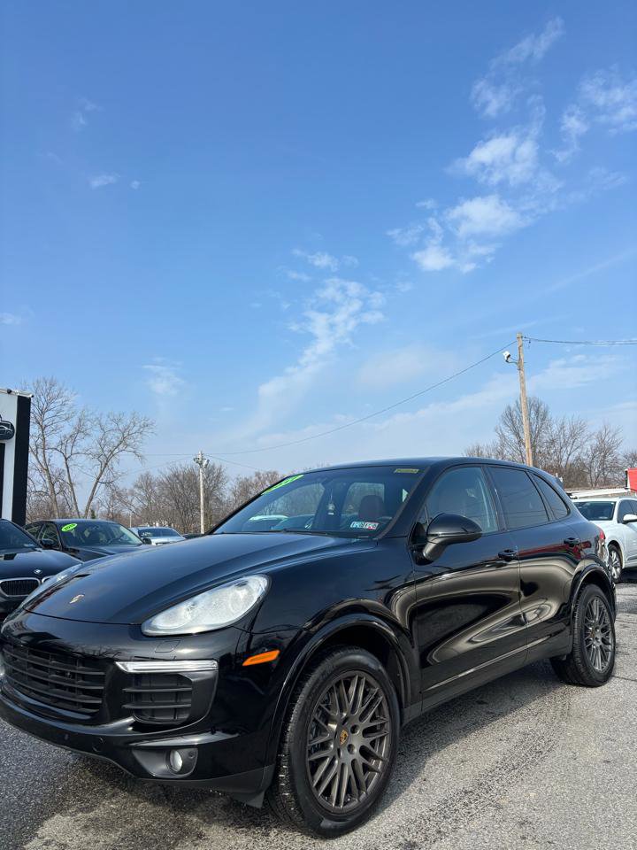 Used 2017 Porsche Cayenne Platinum Edition image 3