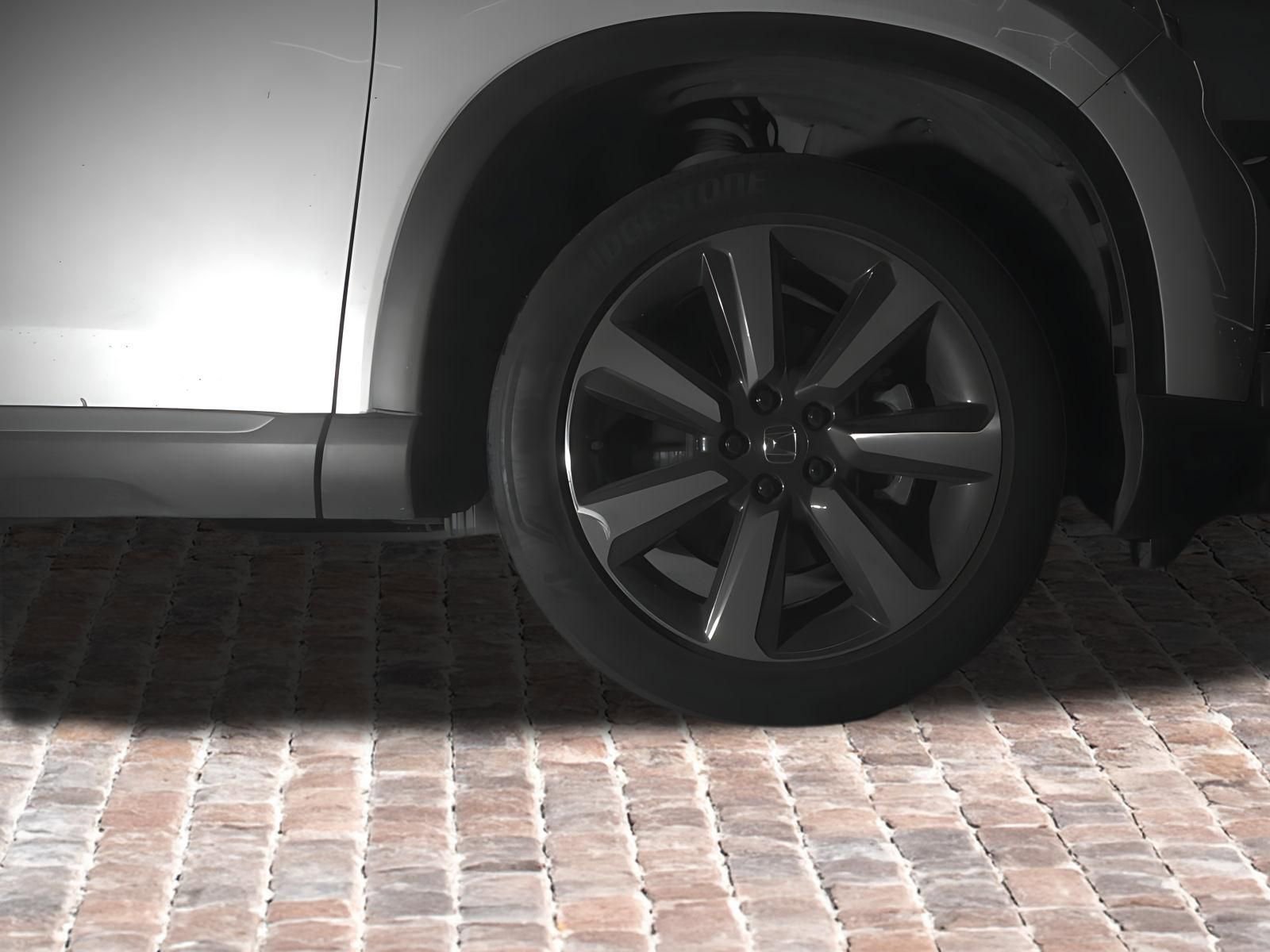 Used 2023 Honda Pilot Touring image 9