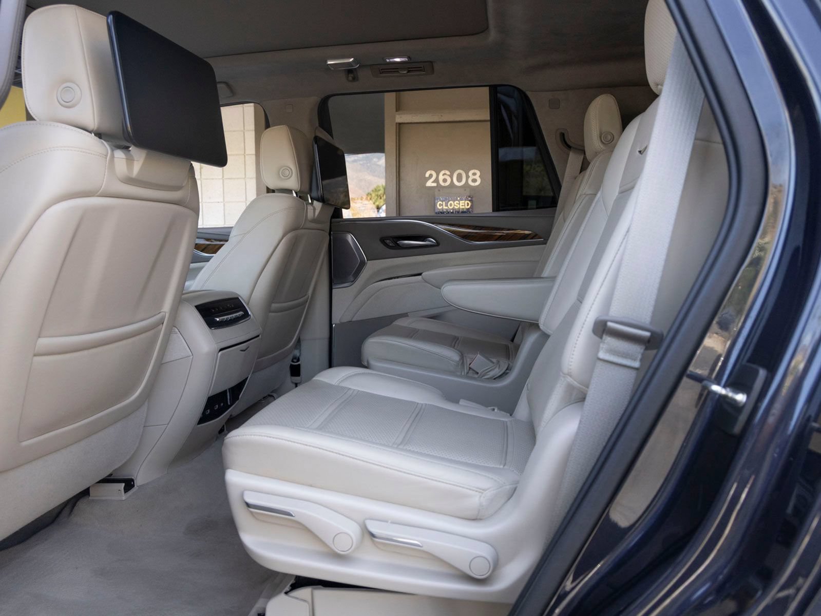 Used 2023 Cadillac Escalade Sport Platinum AWD/4WD image 20
