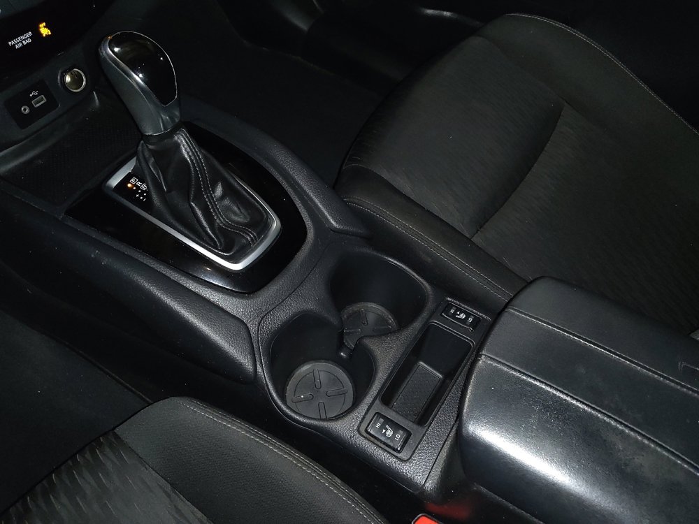 Used 2018 Nissan Rogue SV w/ Premium Package image 26